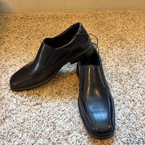 Kenneth Cole black dress shoes